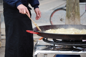 Bøfsandwich med sovs eller uden sovs er en rigtig dansk fast food-klassiker og nu kan du finde den på Rebel Food street food markeder i København.