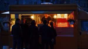 Få leveret street food til jeres firmafest, natmad, firmaarrangengement, firmajulefrokost fra Rebel Food
