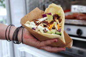Jakobsens Pita laver sunde, fyldige og økologiske pitabrød på Rebel Food's street food-markeder i København