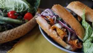 chicaron sandwich peruano